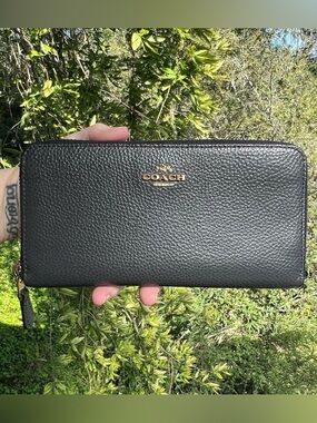 COACH Long Zip-Around Wallet Midnite Pebble Leather w Gold Hardware AUTHENTIC